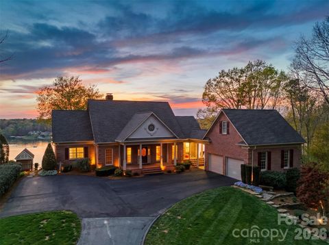 3820 8th Street Place NW Hickory NC 28601