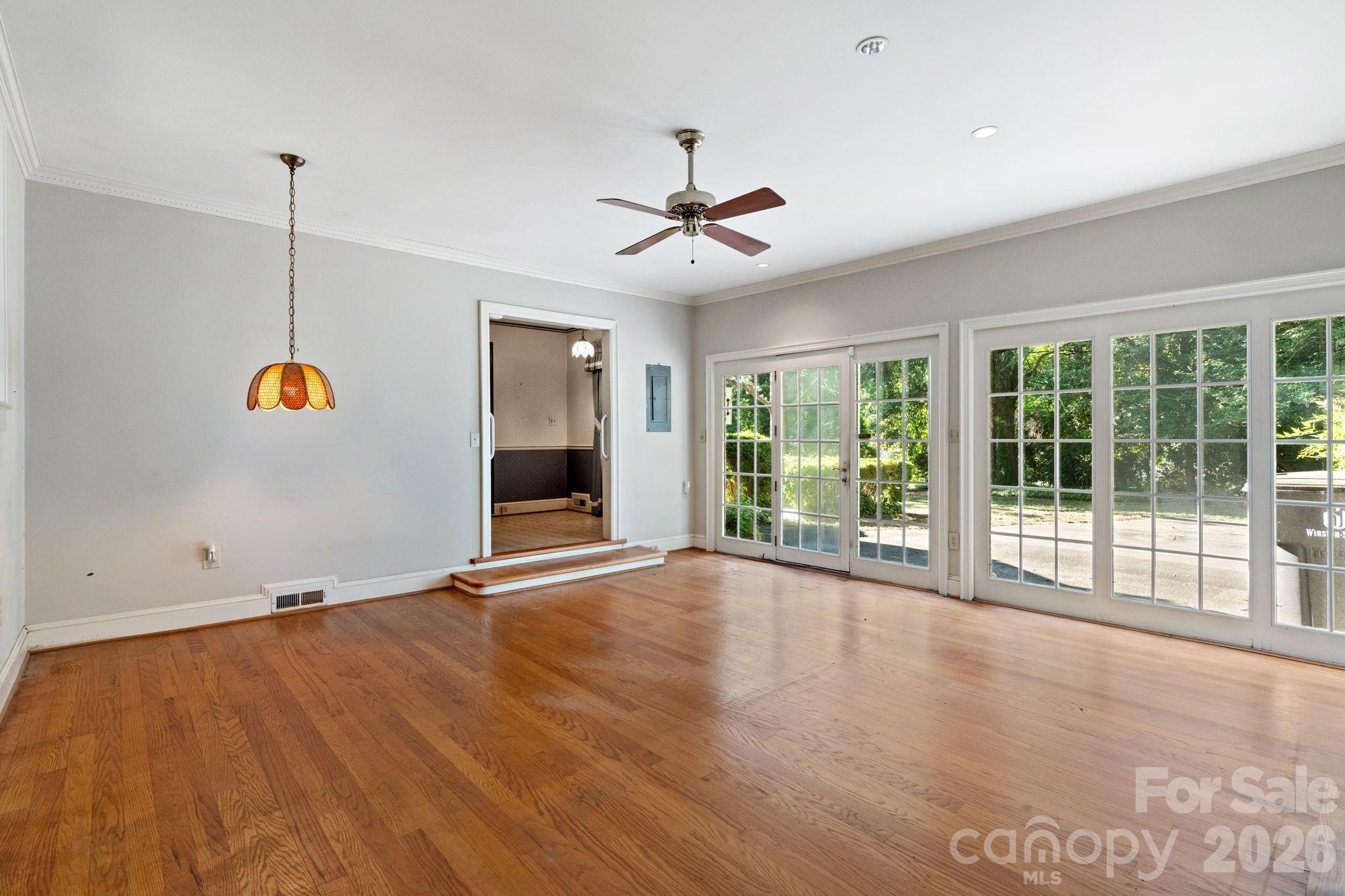 Country Club Estates - Residential