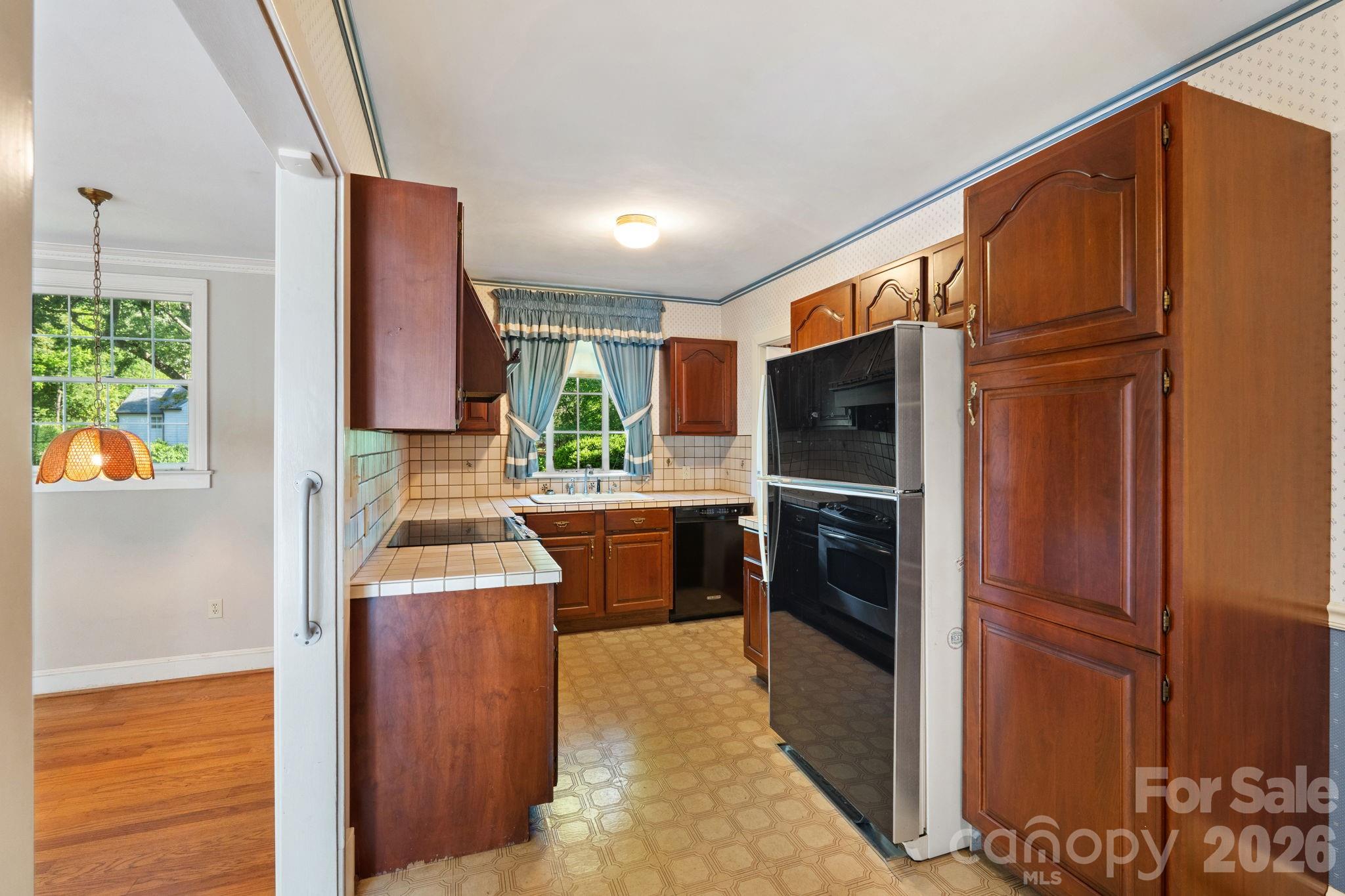 Country Club Estates - Residential