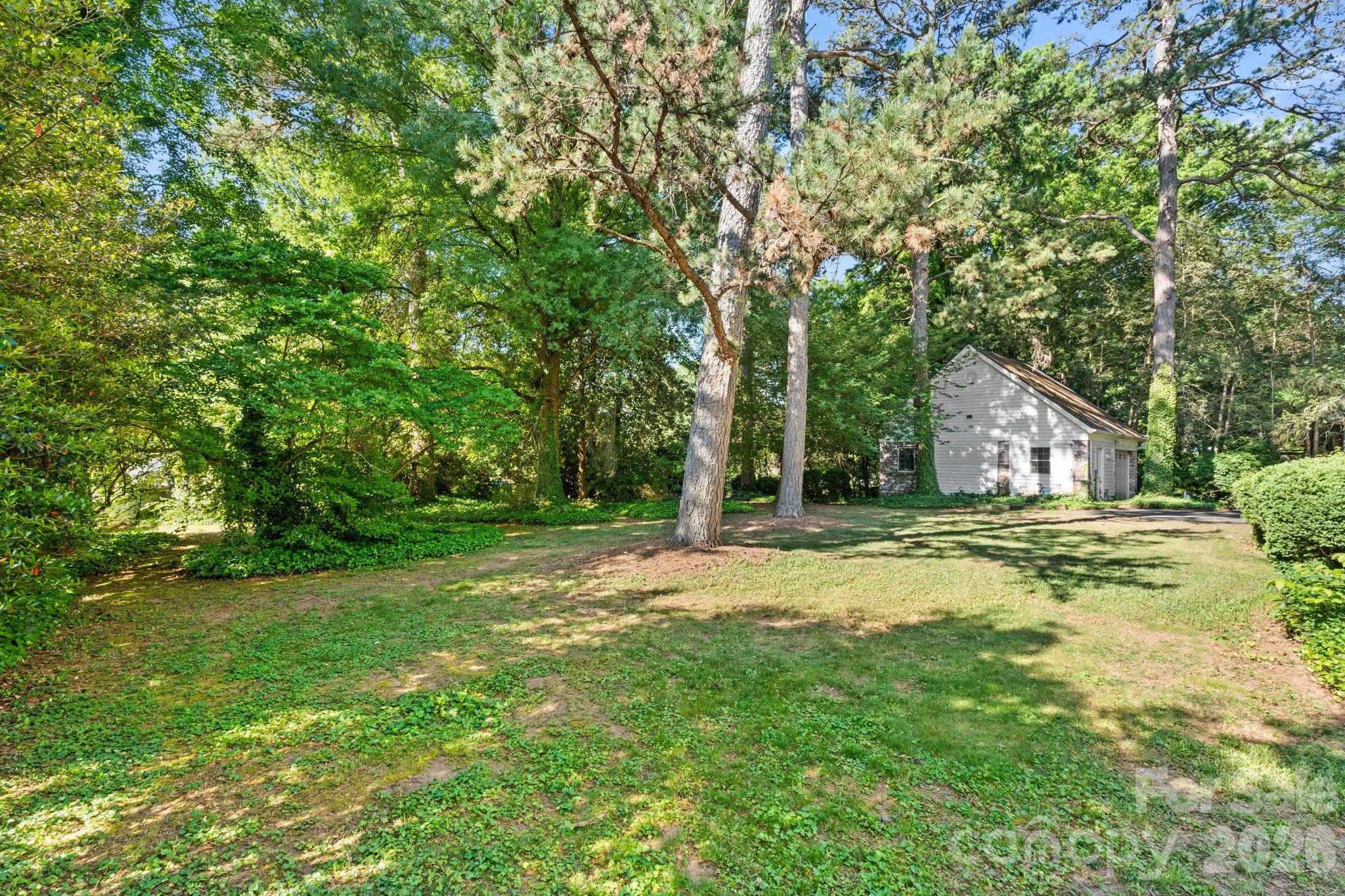 Country Club Estates - Residential