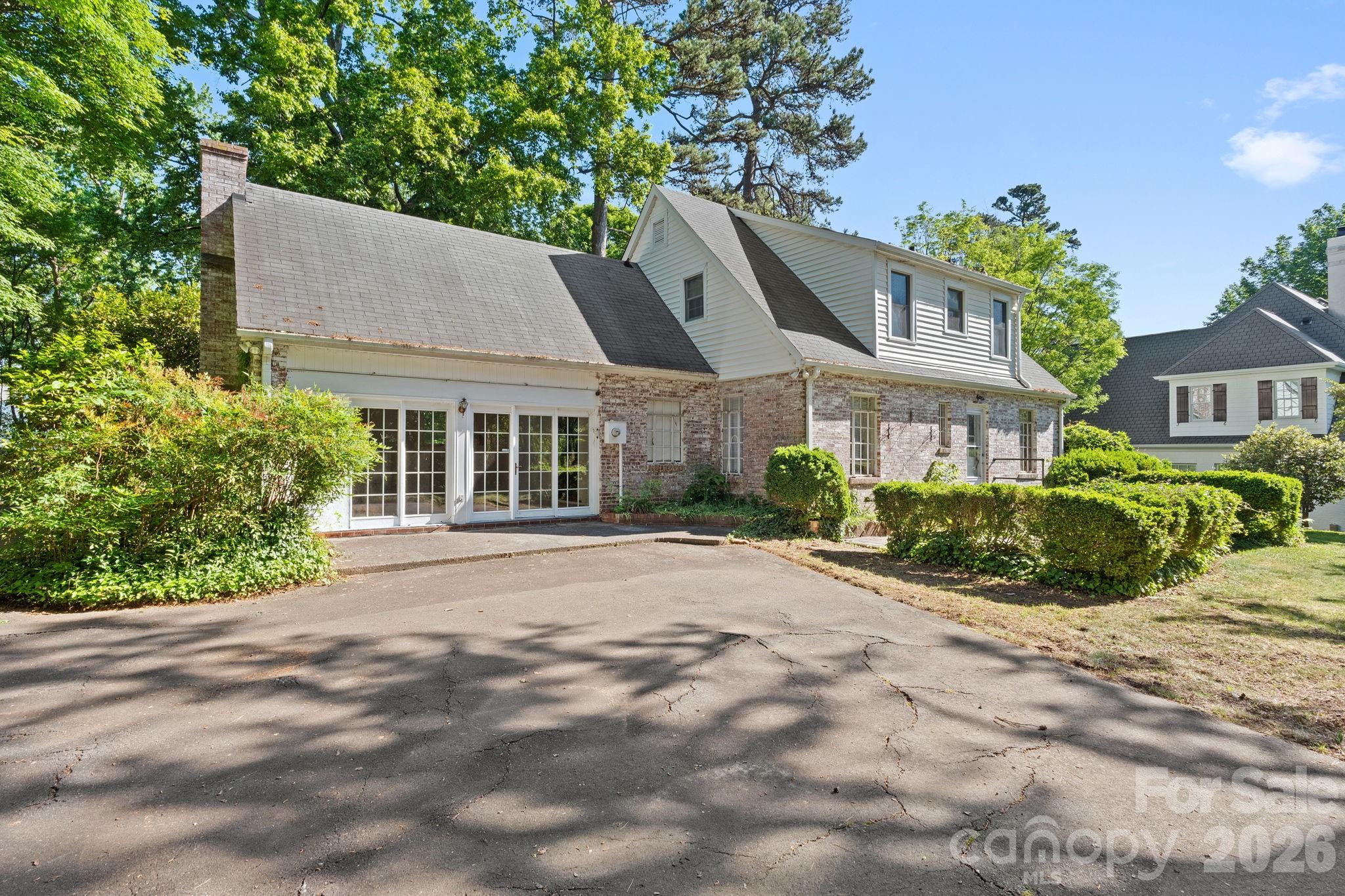 Country Club Estates - Residential