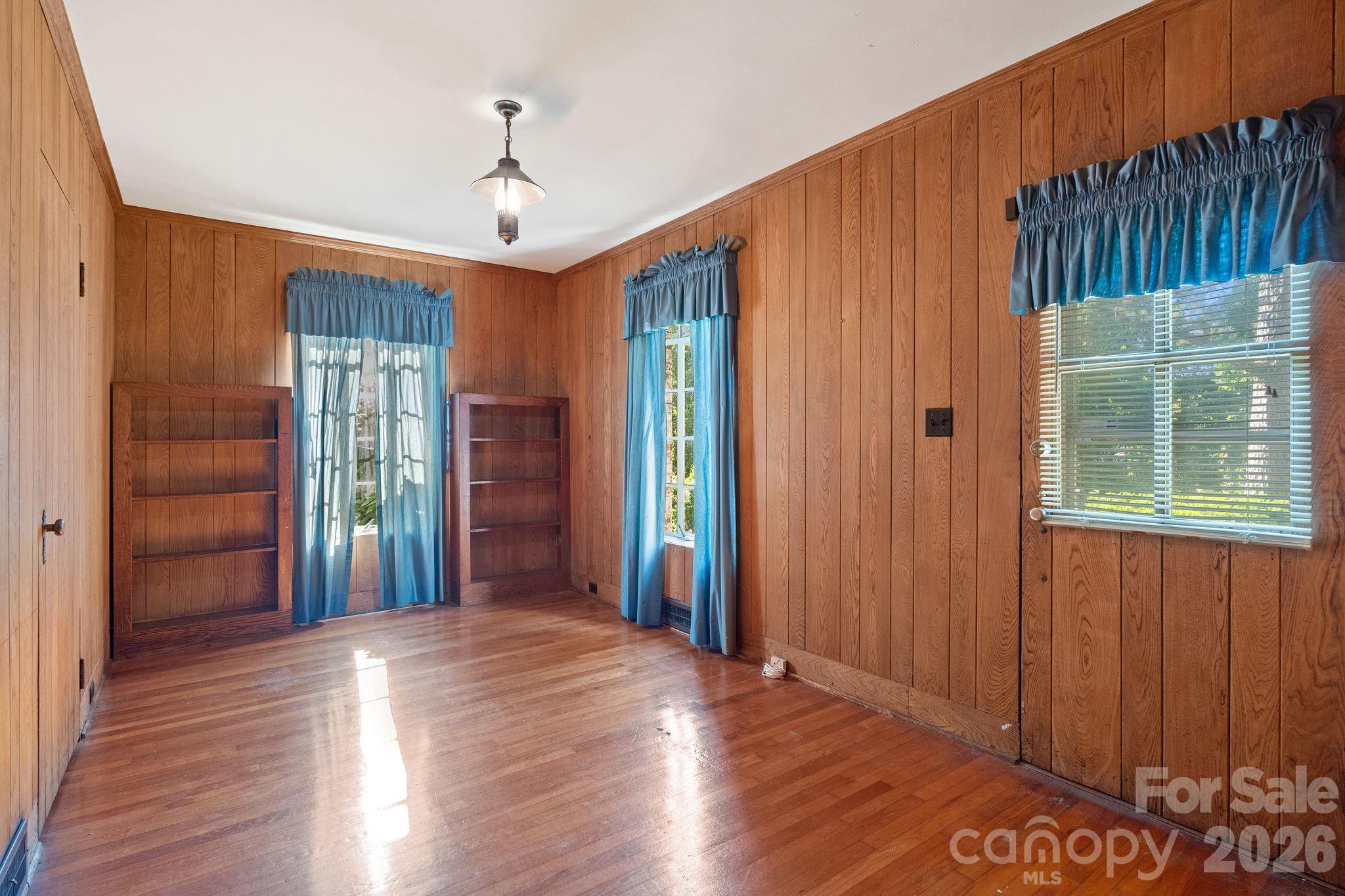 Country Club Estates - Residential