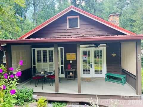 Photo of 23 Leatherwood Lane, Hendersonville, NC 28739 (MLS # 4400223)