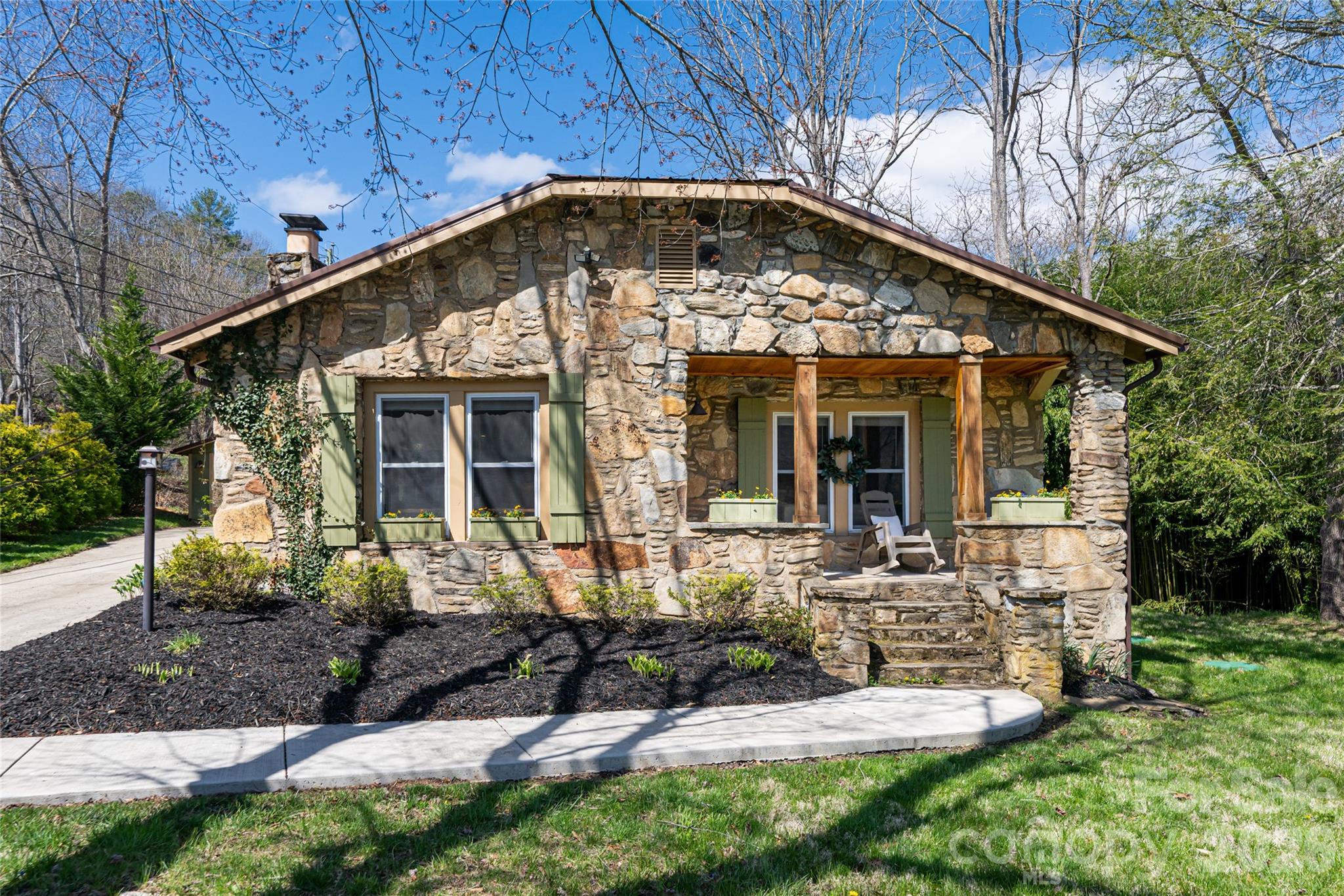 86 Rolling Hills Road