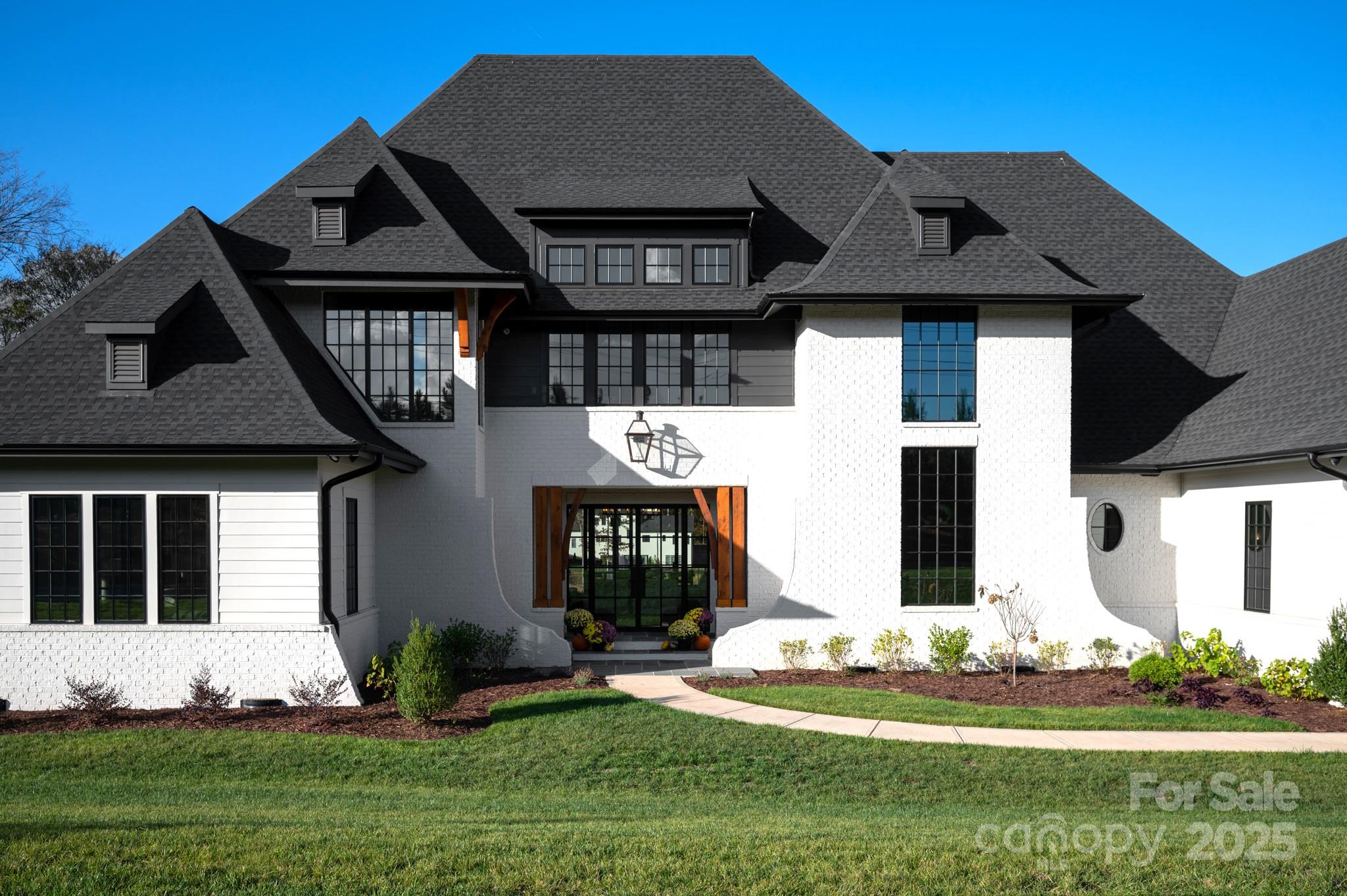 1004 Maxwell Court 1