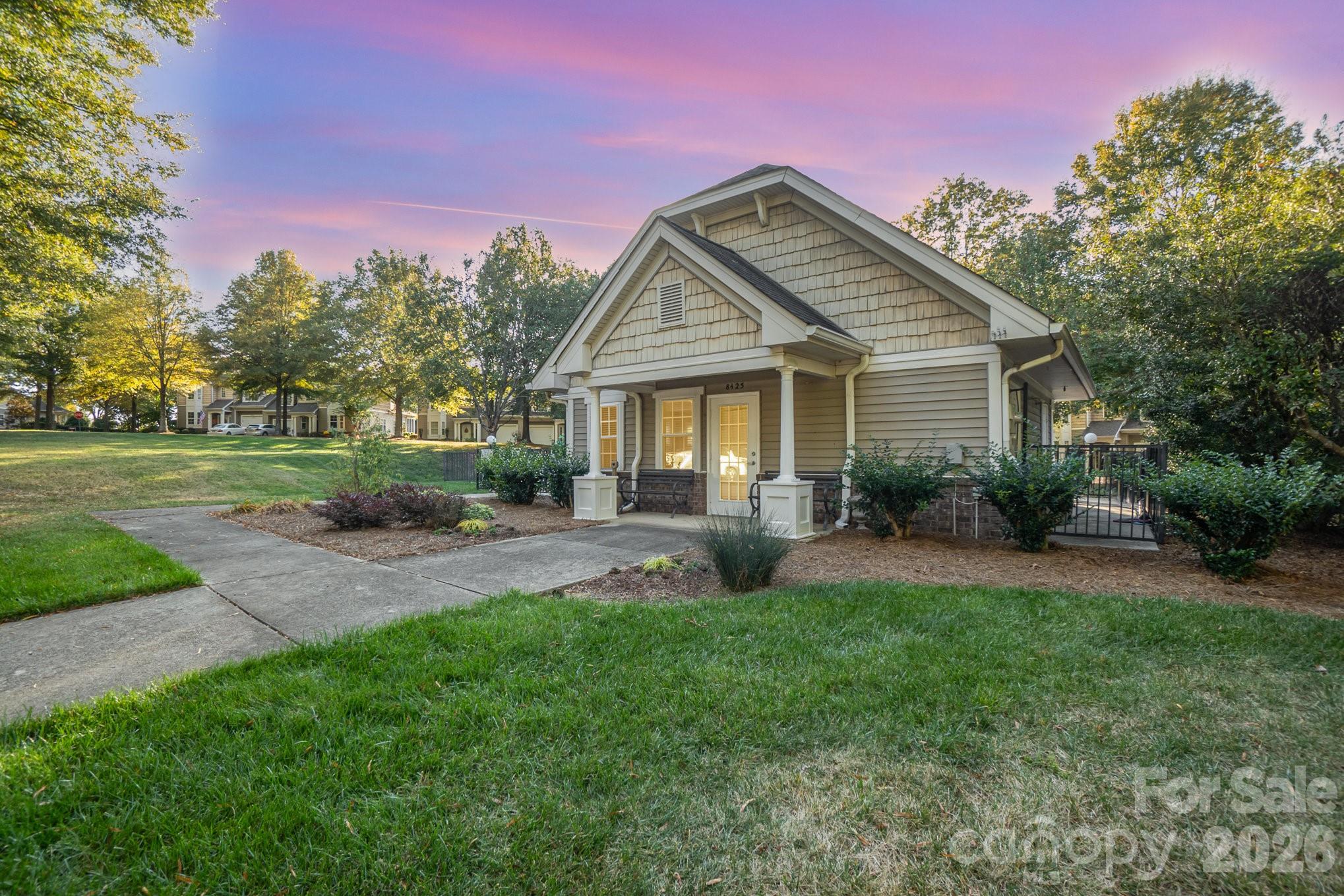 8955 Rosalyn Glen Road