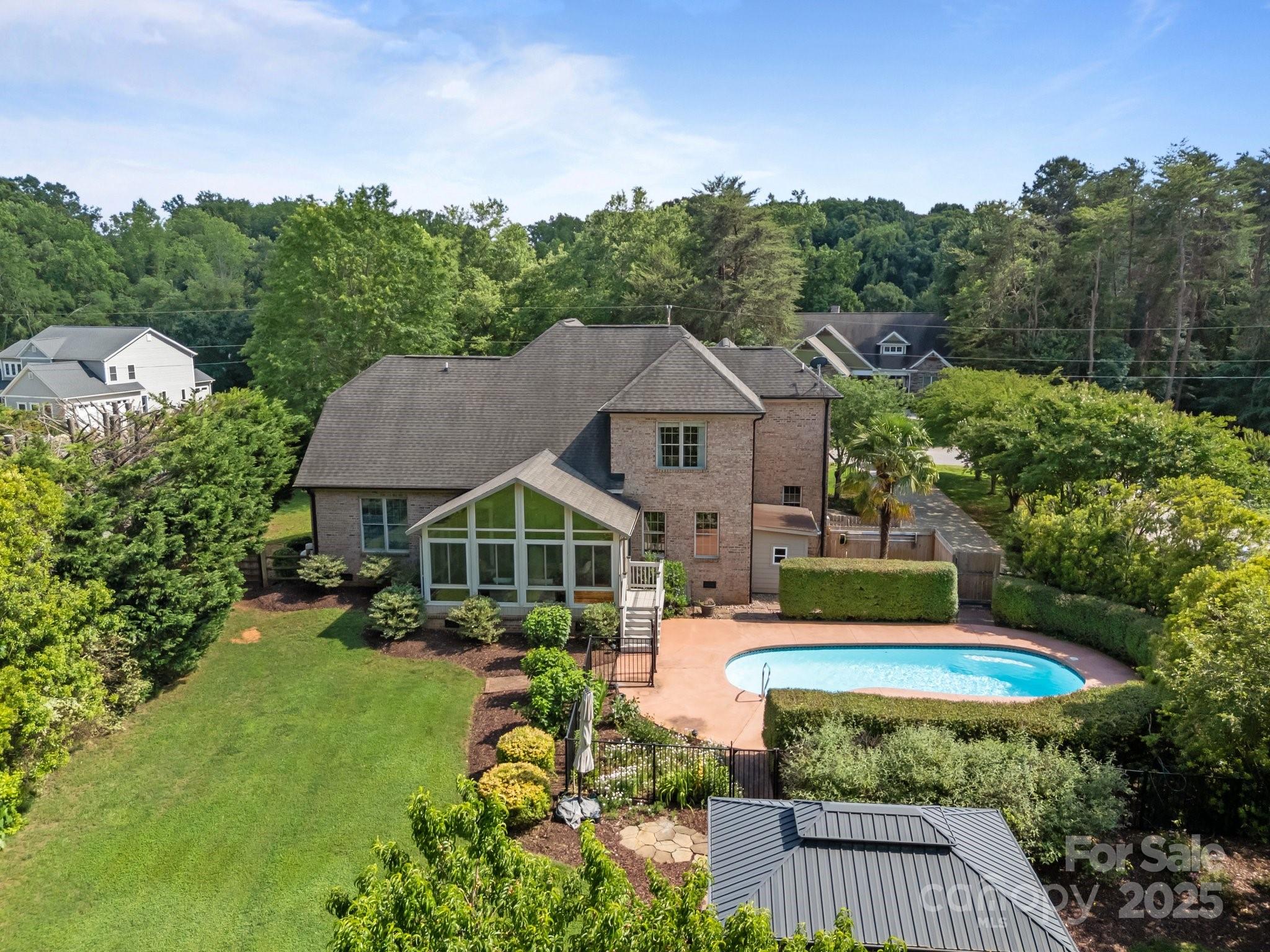 389 Ponderosa Circle