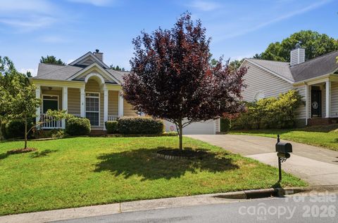 Photo of 7015 Lenhart Drive, Charlotte, NC 28226 (MLS # 4407764)