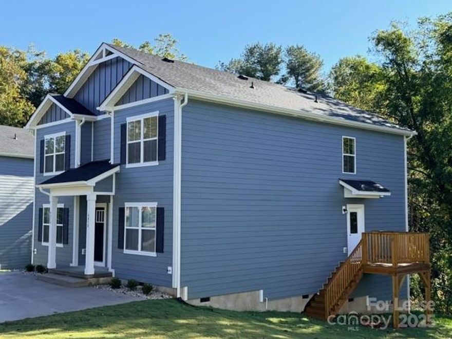 BRAND NEW CONTRUCTION!!  This lovely brand new townhome has an open floorplan and custom built kitchen.  Laundry is on the main and a walk in pantry.  Upstairs you will find a large master suite.  2 spacious bedrooms with another full bath.  Convenient to all areas of Hickory.  You must see to appreciate the SPACE!!                       

                    *******FURRY FRIENDS WELCOME!!!*********GREAT LOCATION!!****************

                  SPRING IS HERE!!  NEED A NEW MOVE???  COME TAKE A LOOK AT THESE LOVELY UNITS!

                                             NO APPLICATION FEES THRU END OF APRIL!!!