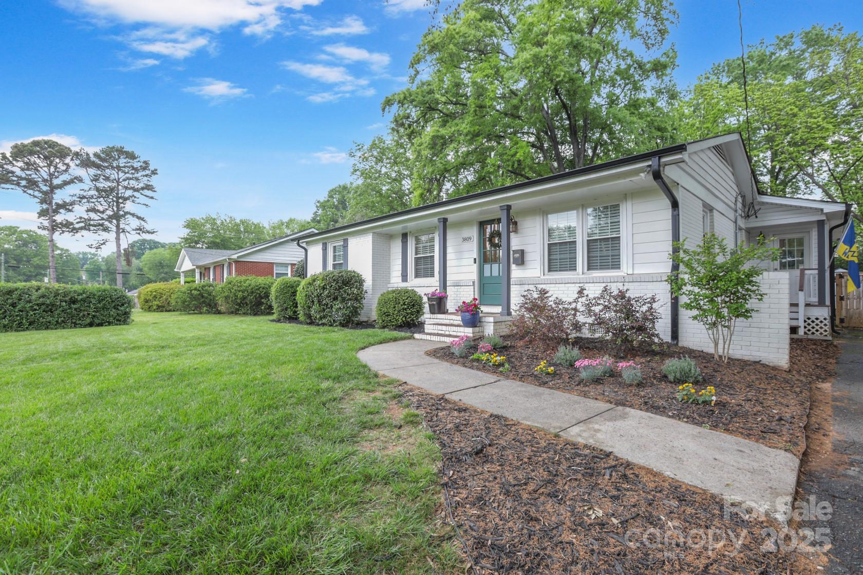 3809 Topsfield Road