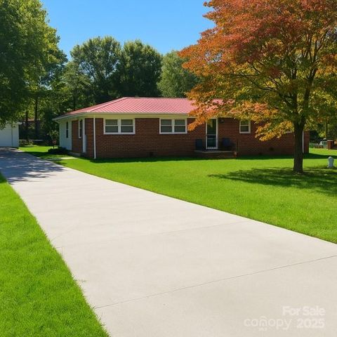 Photo of 2158 Marwood Lane, Albemarle, NC 28001 (MLS # 4310840)