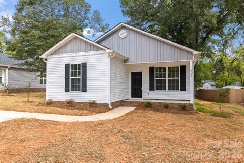 Photo of 725 Rockdale Street, Rock Hill, SC 29730 (MLS # 4424948)