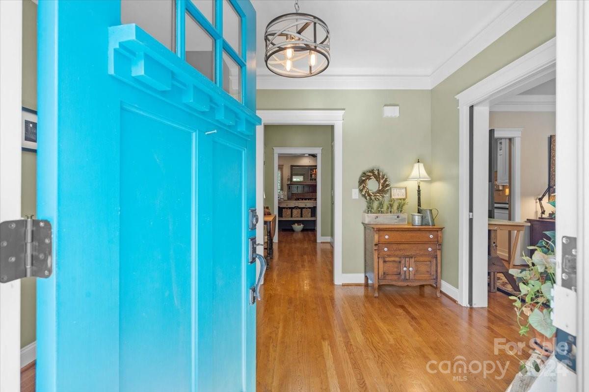 The Oaks On Providence - Residential