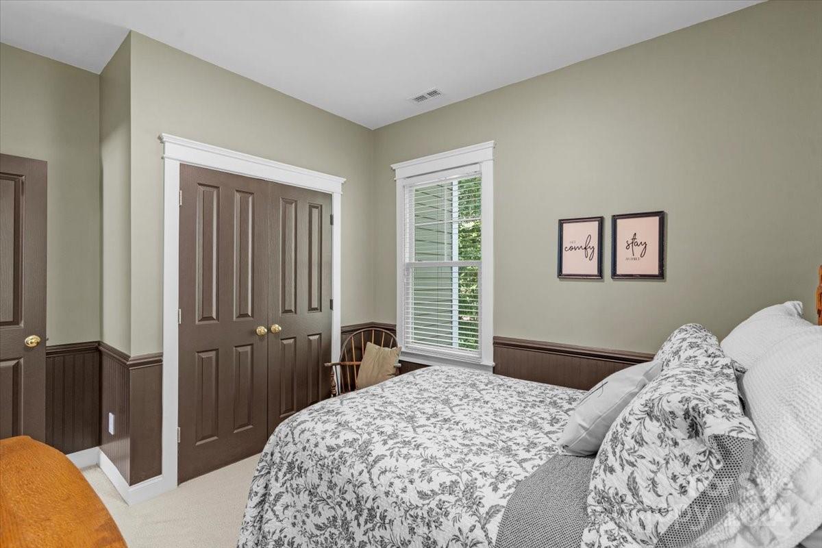 The Oaks On Providence - Residential