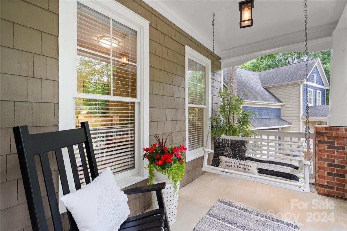 The Oaks On Providence - Residential