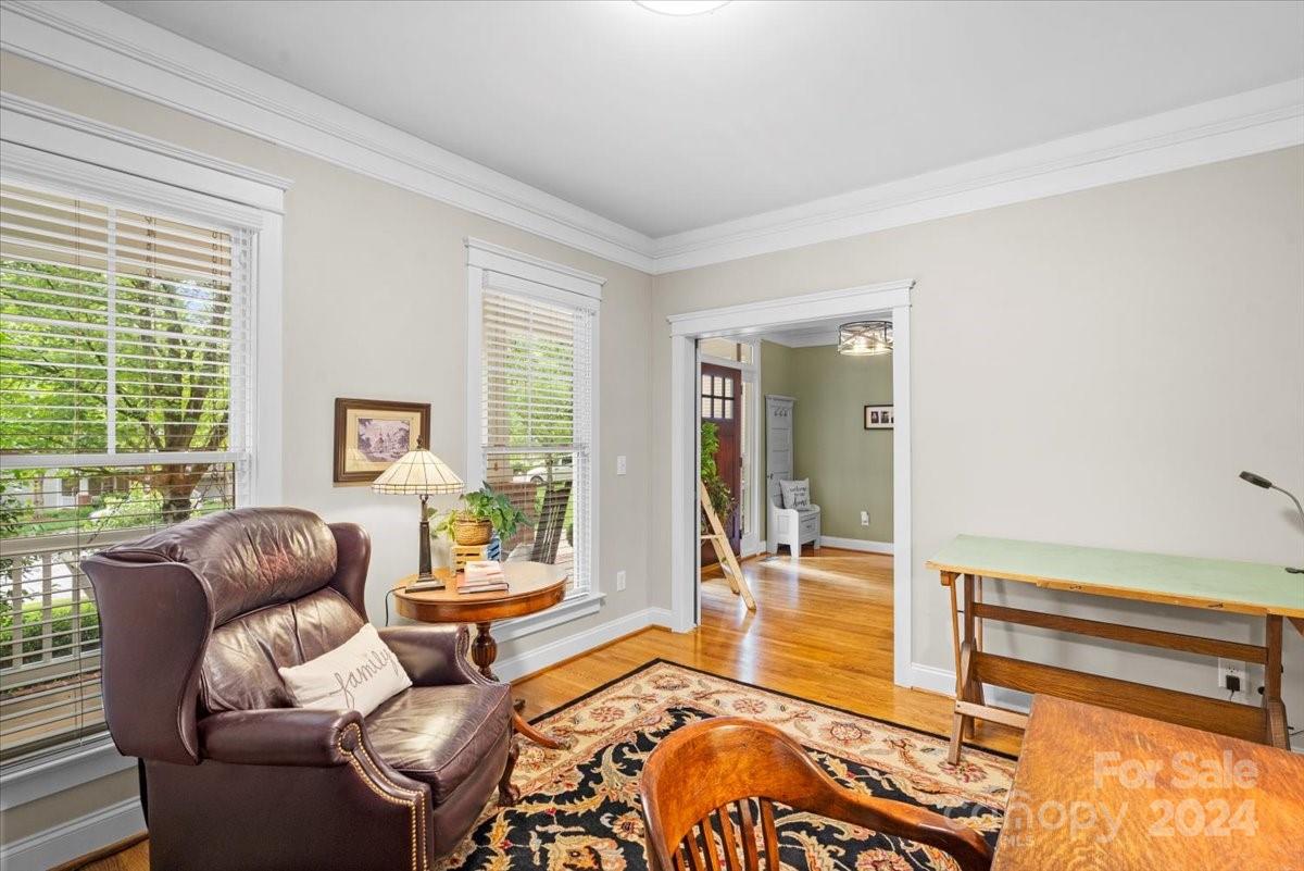 The Oaks On Providence - Residential