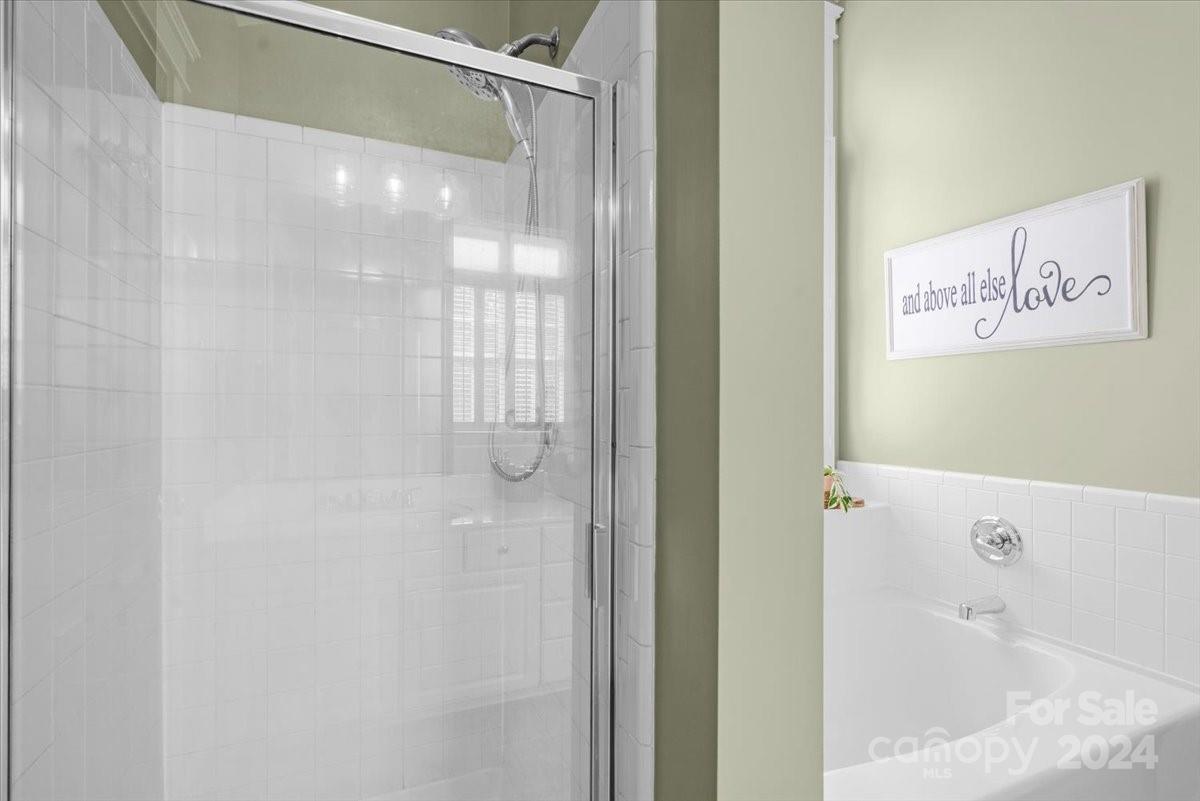 The Oaks On Providence - Residential