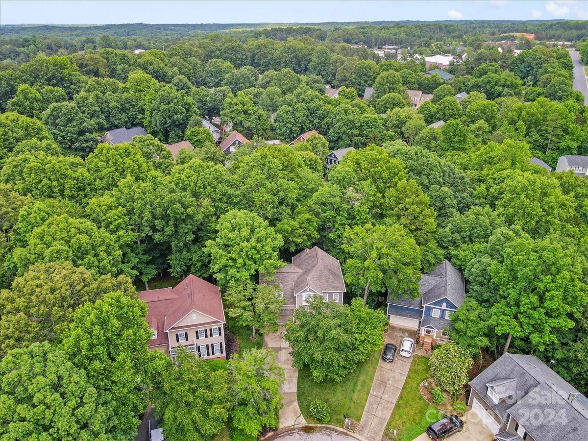 The Oaks On Providence - Residential