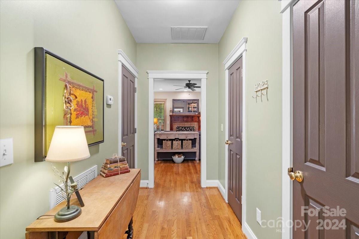 The Oaks On Providence - Residential