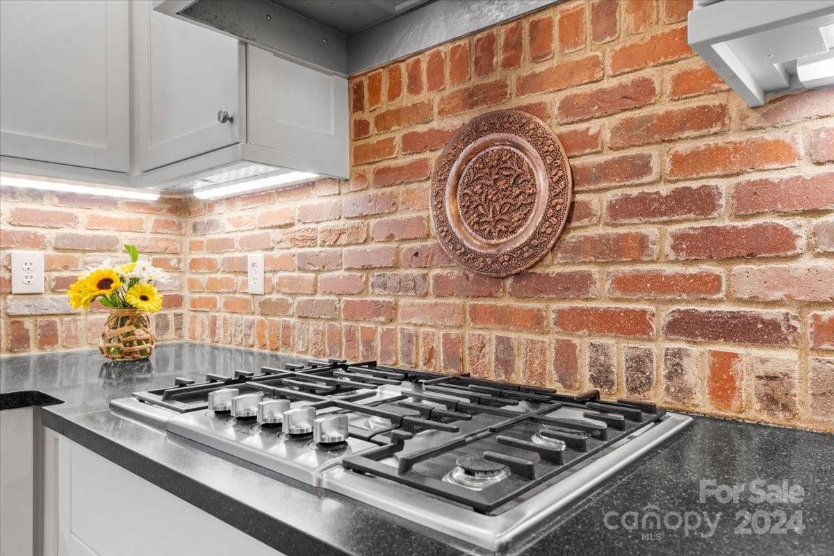 The Oaks On Providence - Residential