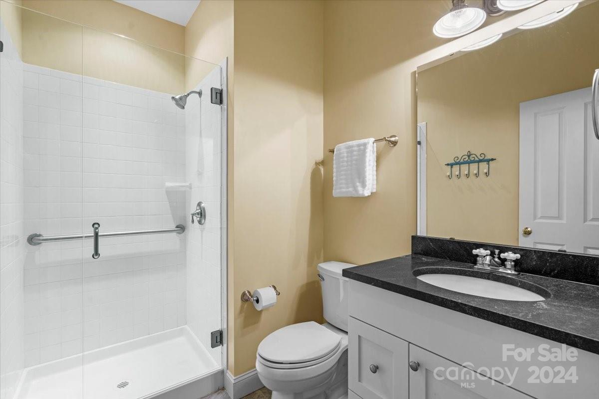 The Oaks On Providence - Residential