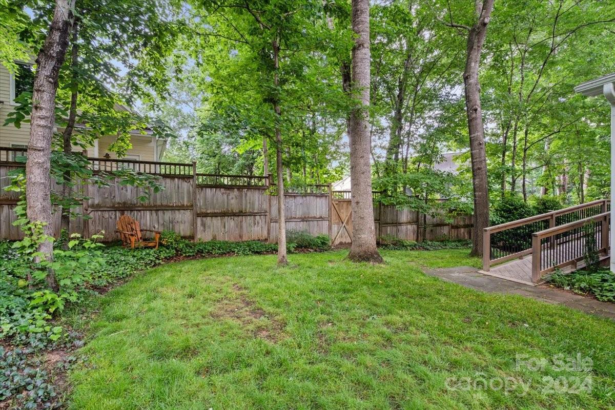 The Oaks On Providence - Residential