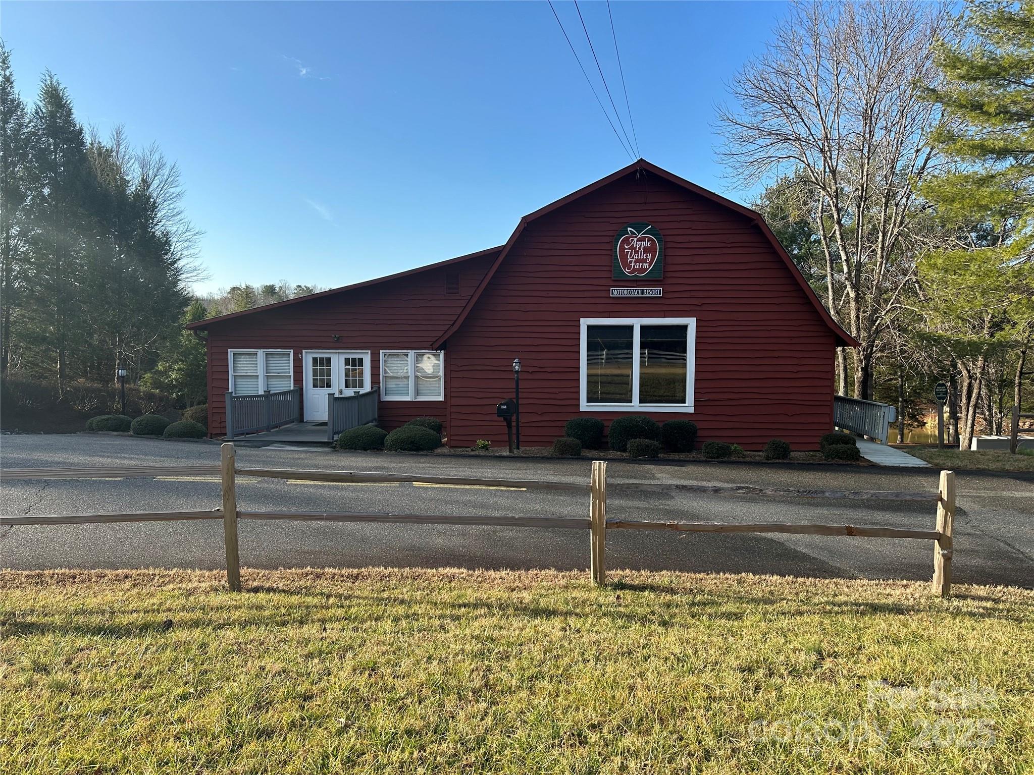 Apple Valley Farms - Land