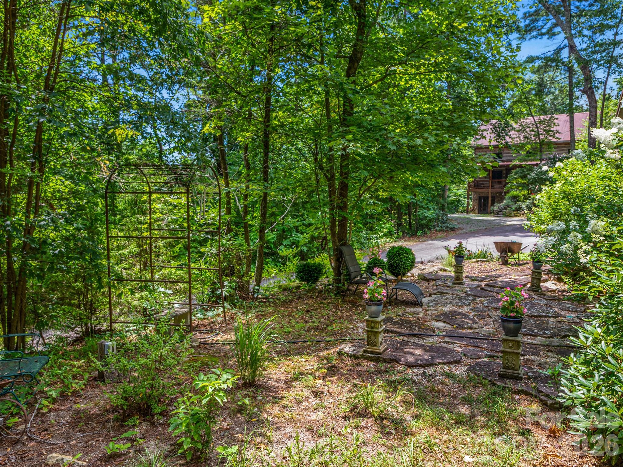 Pinnacle Falls - Residential