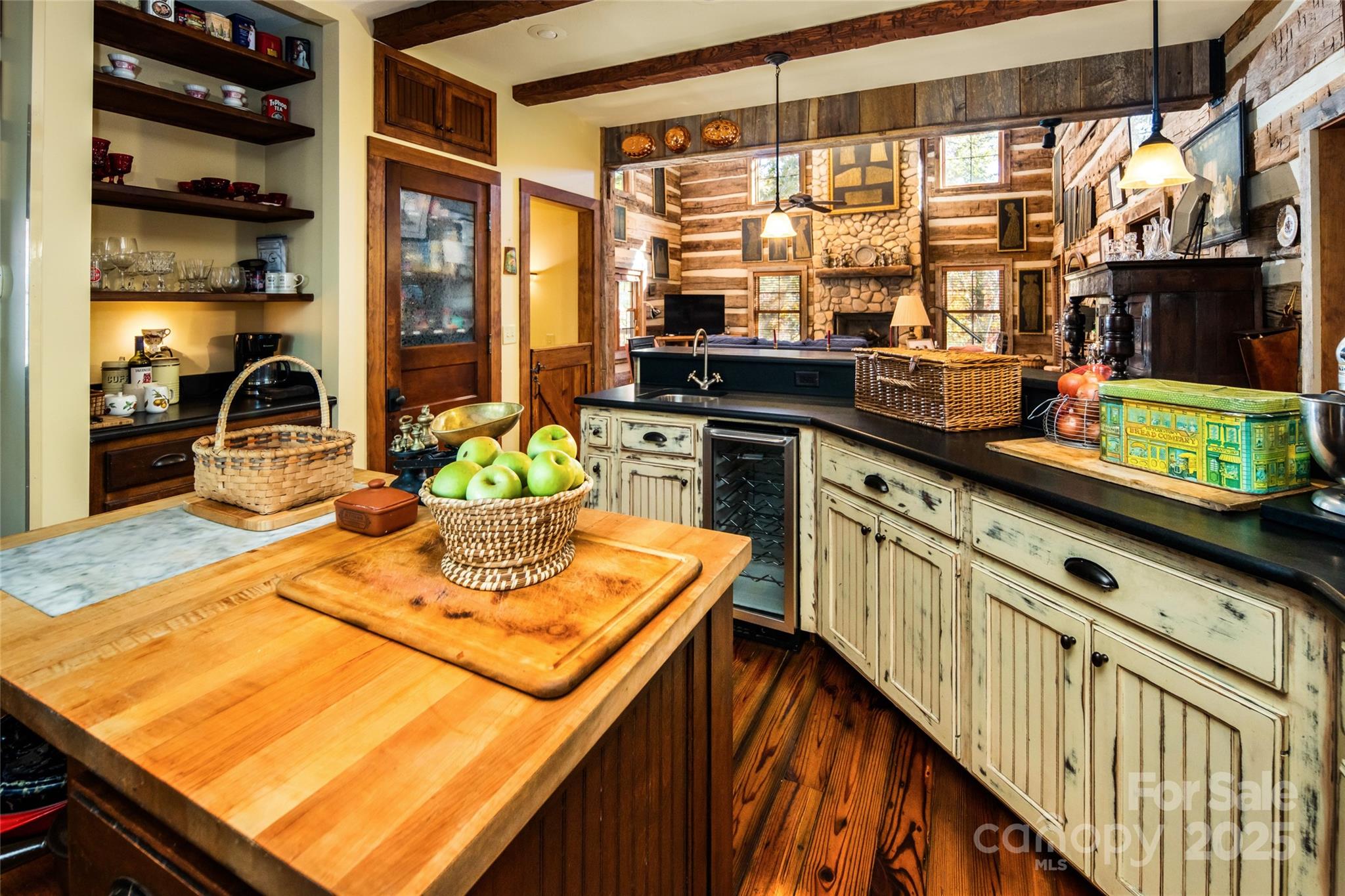 Pinnacle Falls - Residential