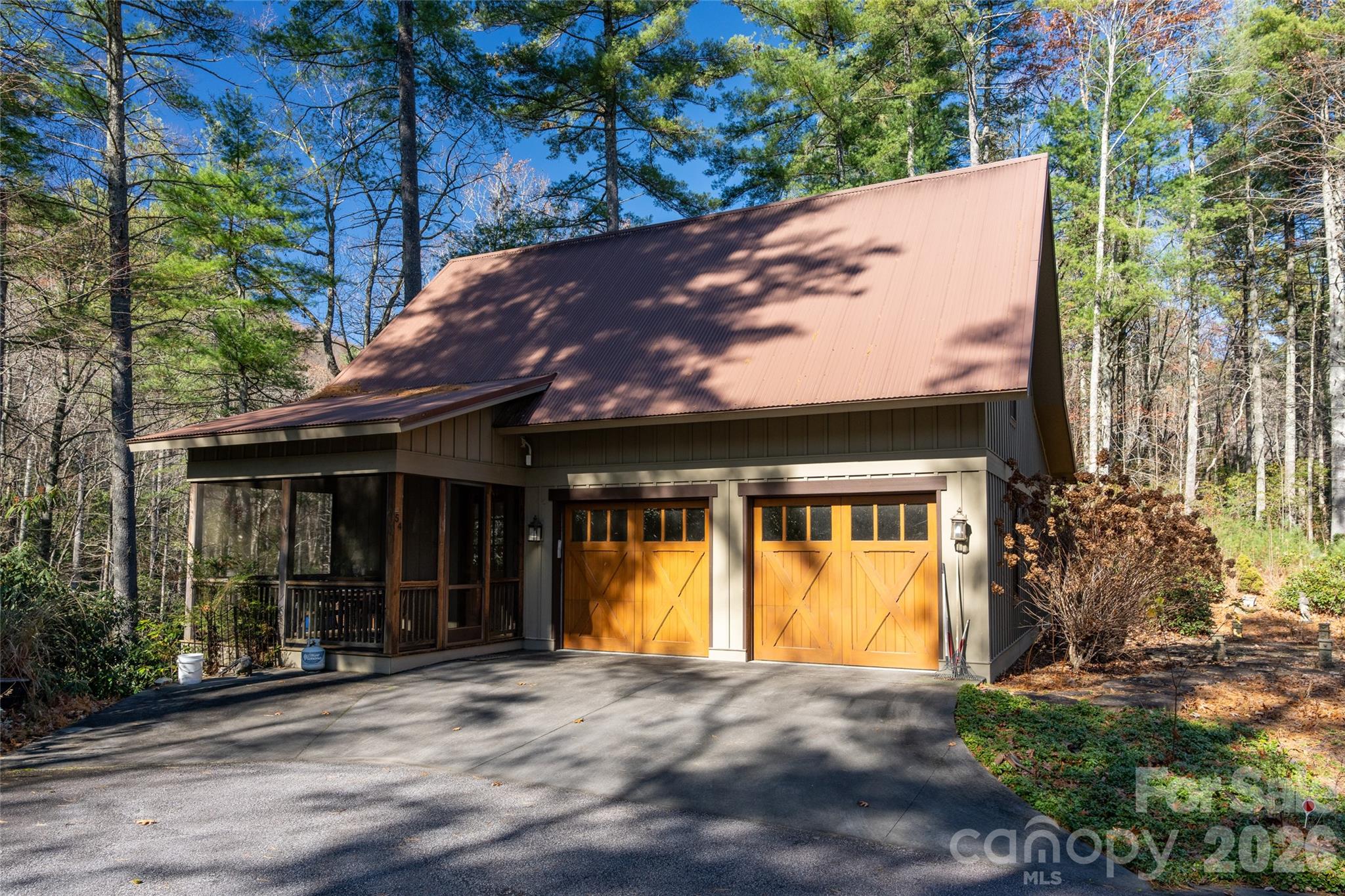 Pinnacle Falls - Residential