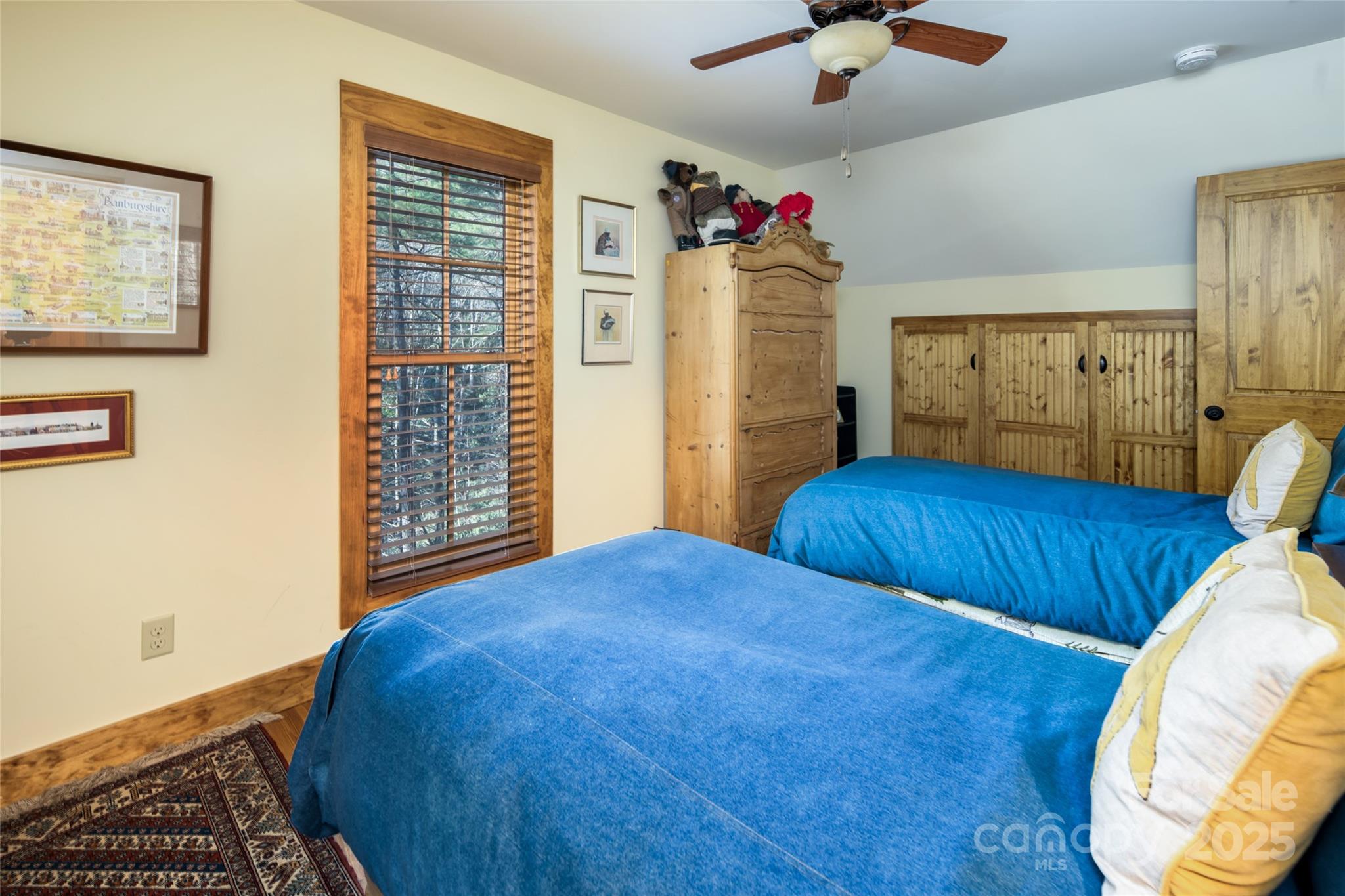 Pinnacle Falls - Residential