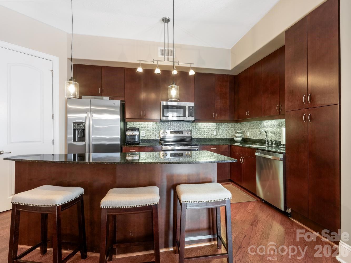 4620 Piedmont Row Drive 406