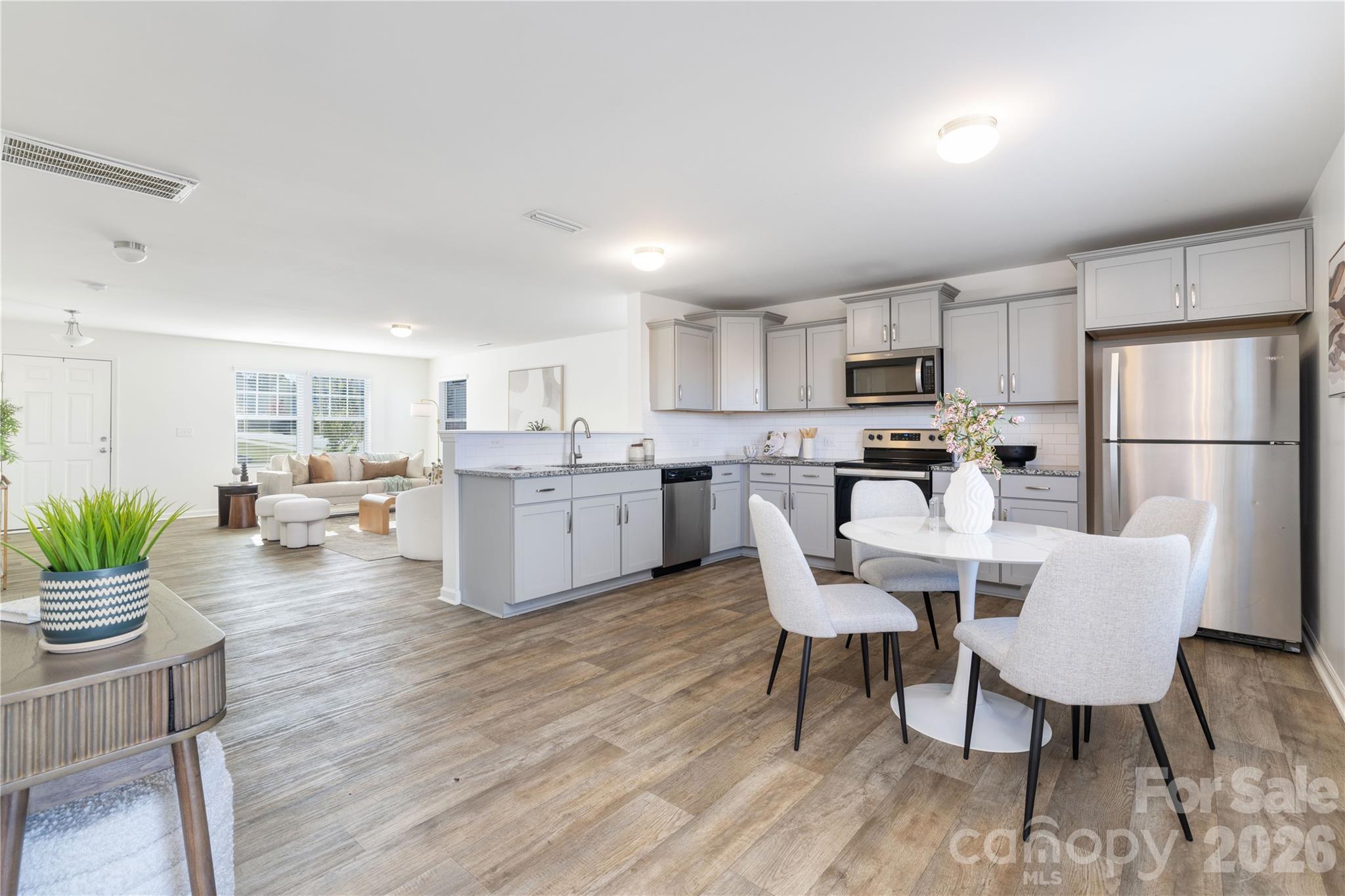 103 Galley Lane I206