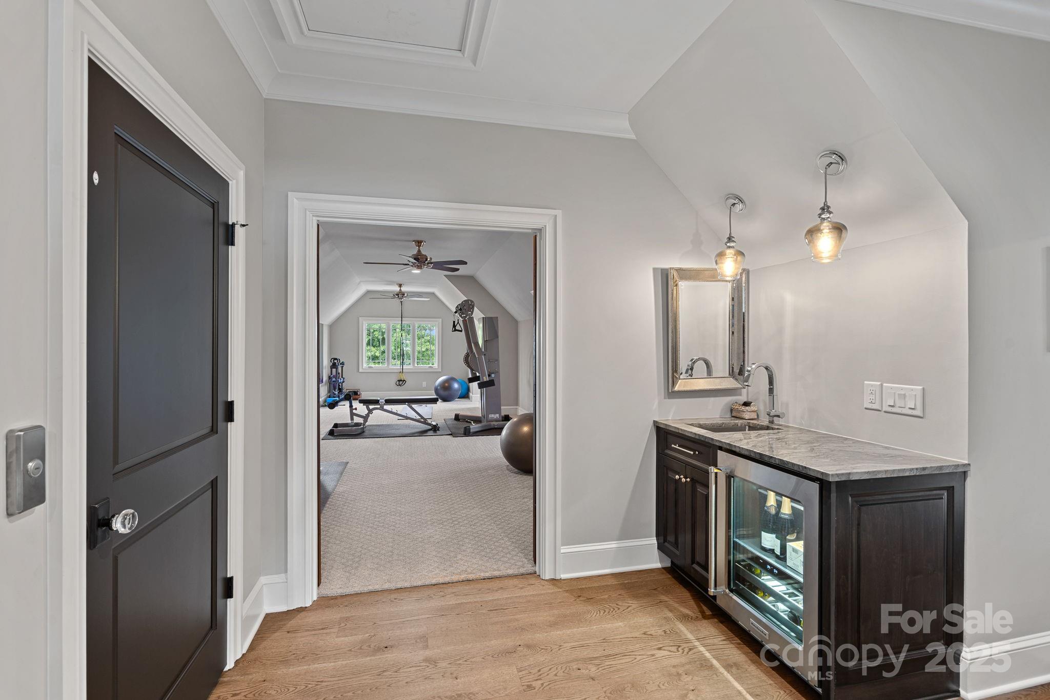 The Peninsula - Residential