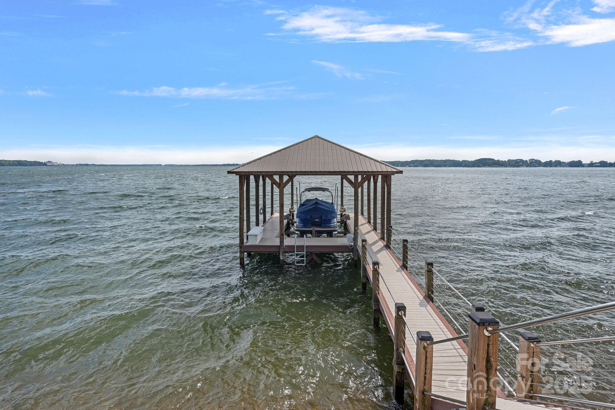 The Peninsula - Residential