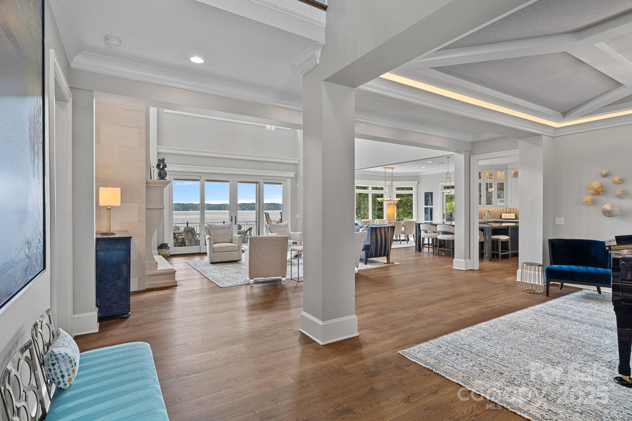 The Peninsula - Residential