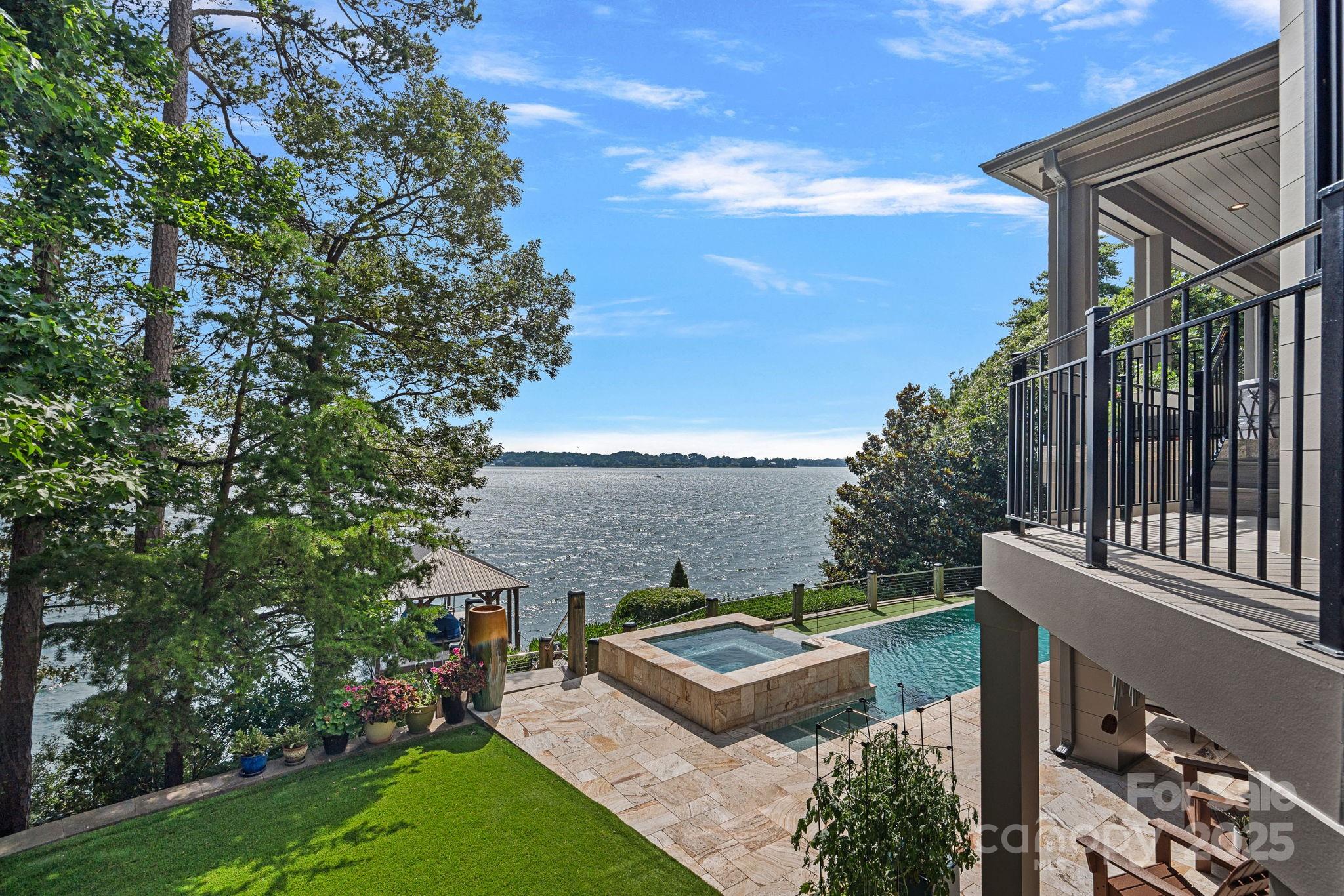 The Peninsula - Residential