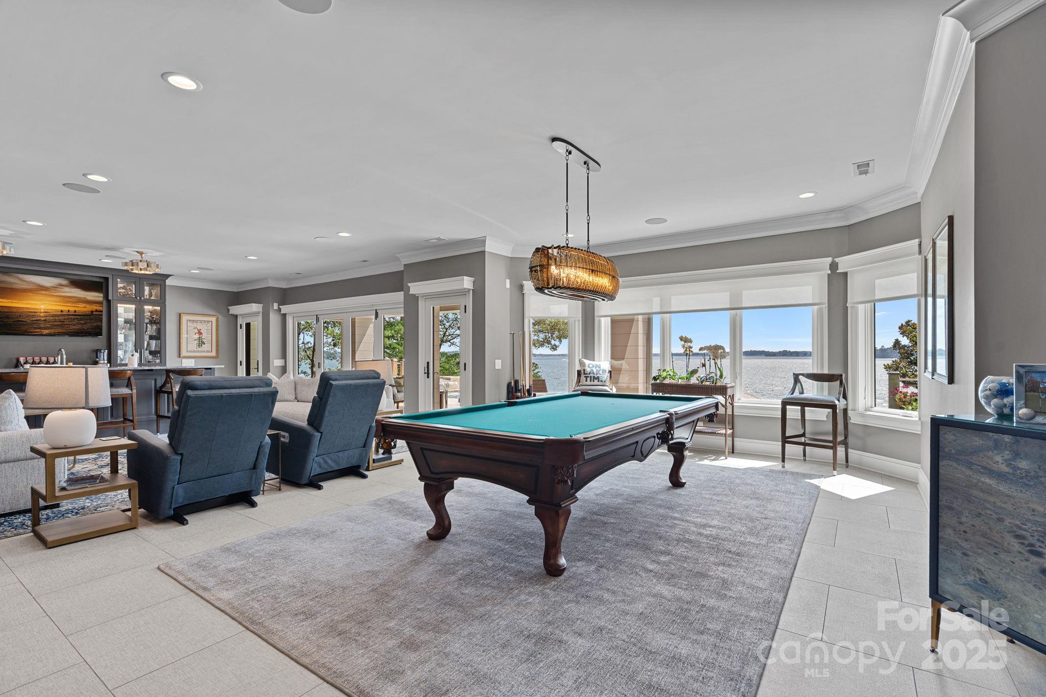 The Peninsula - Residential