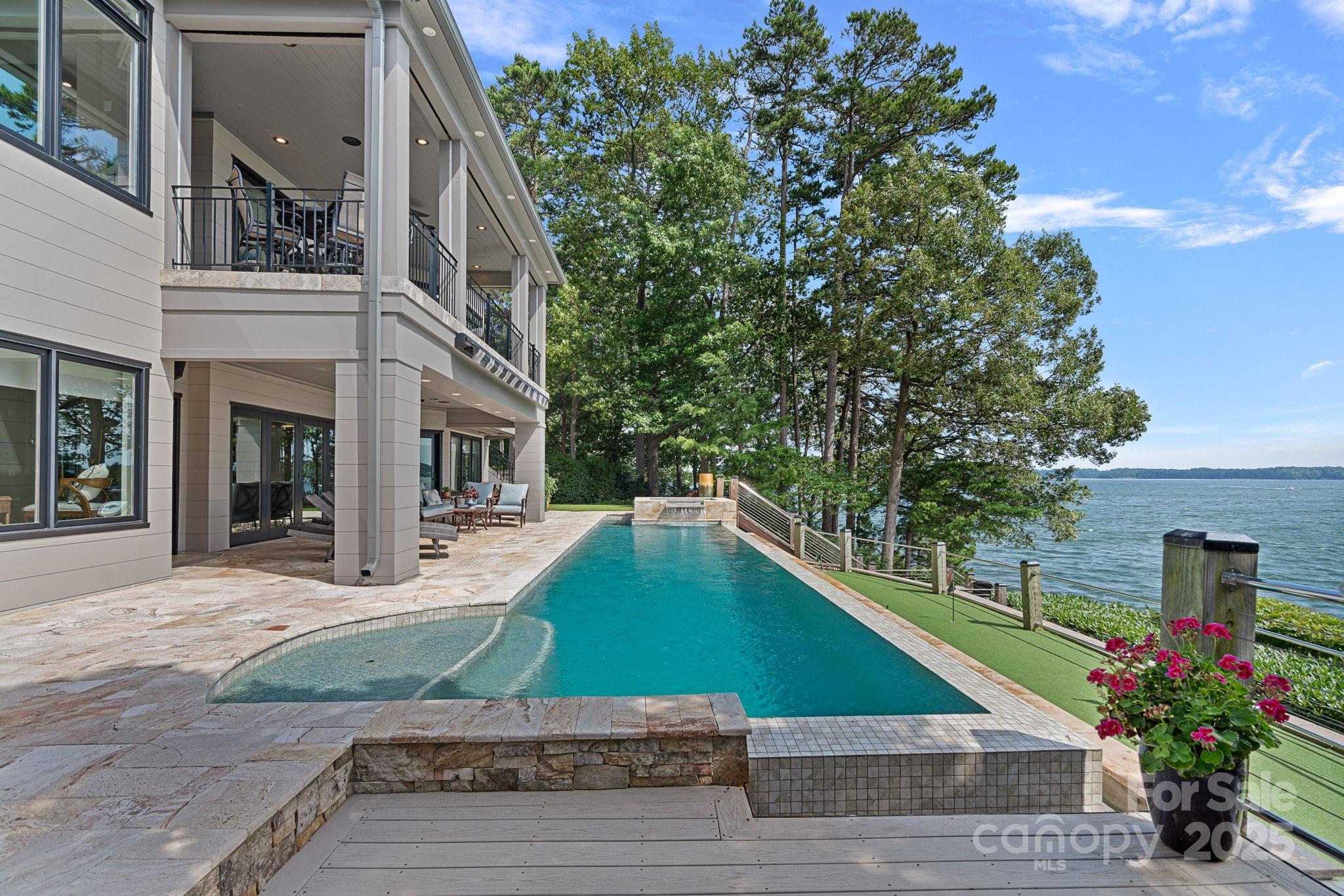 The Peninsula - Residential