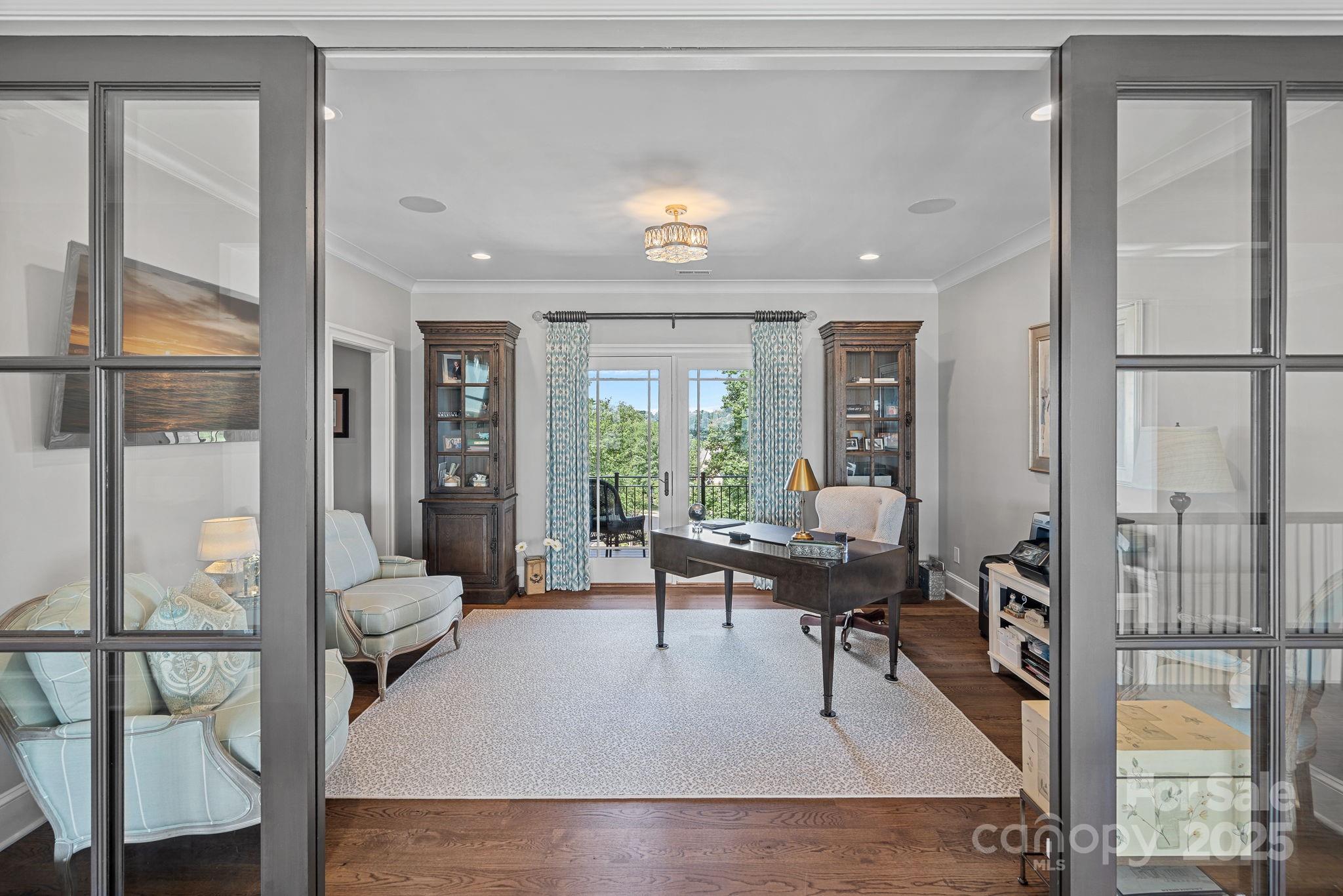 The Peninsula - Residential