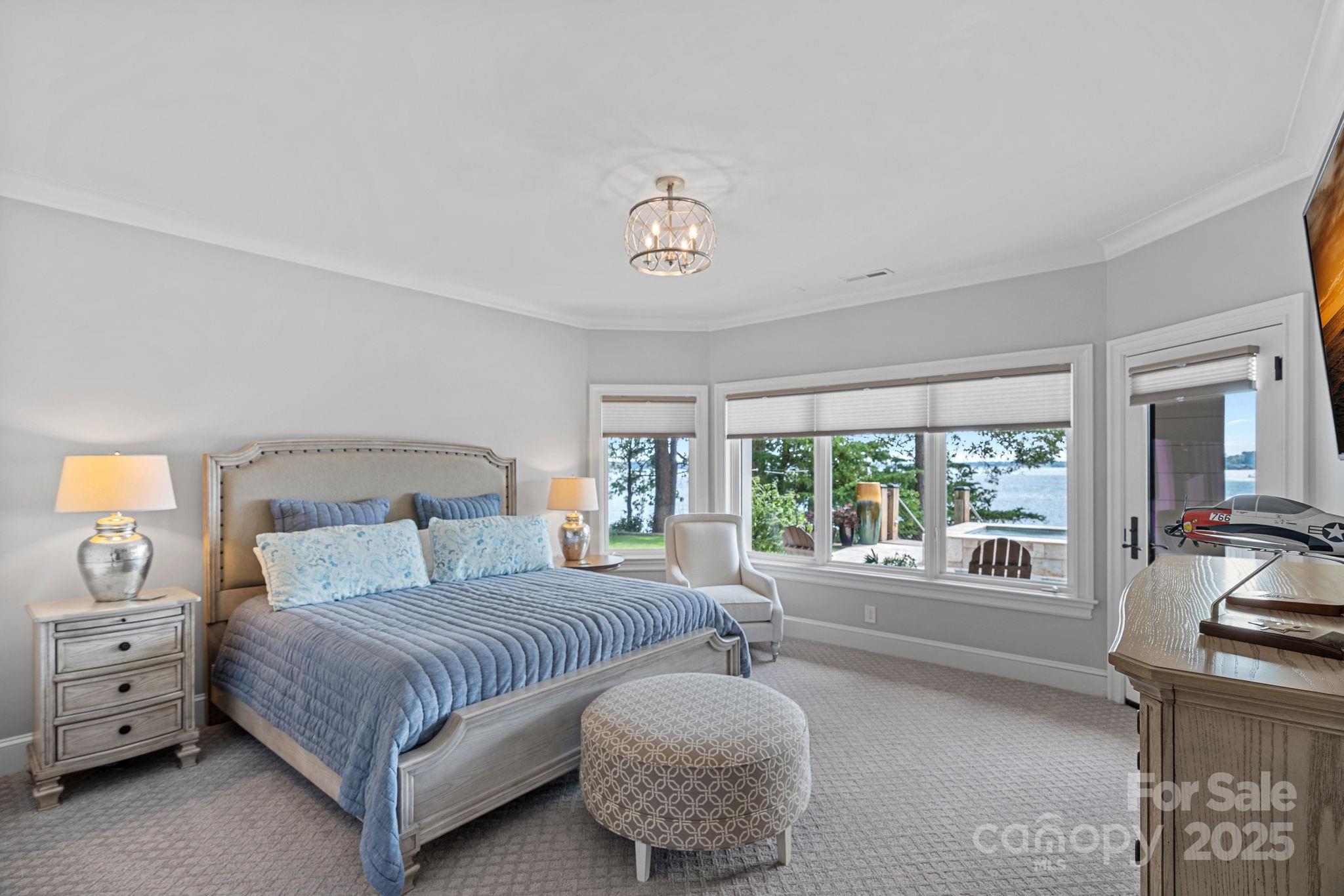 The Peninsula - Residential