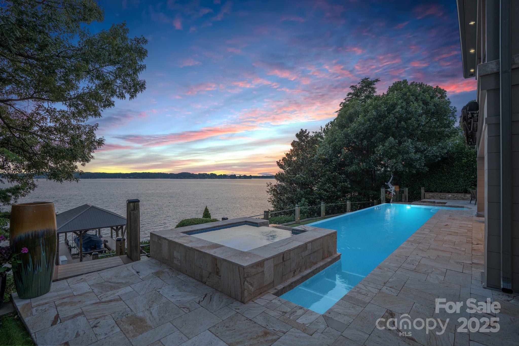 The Peninsula - Residential