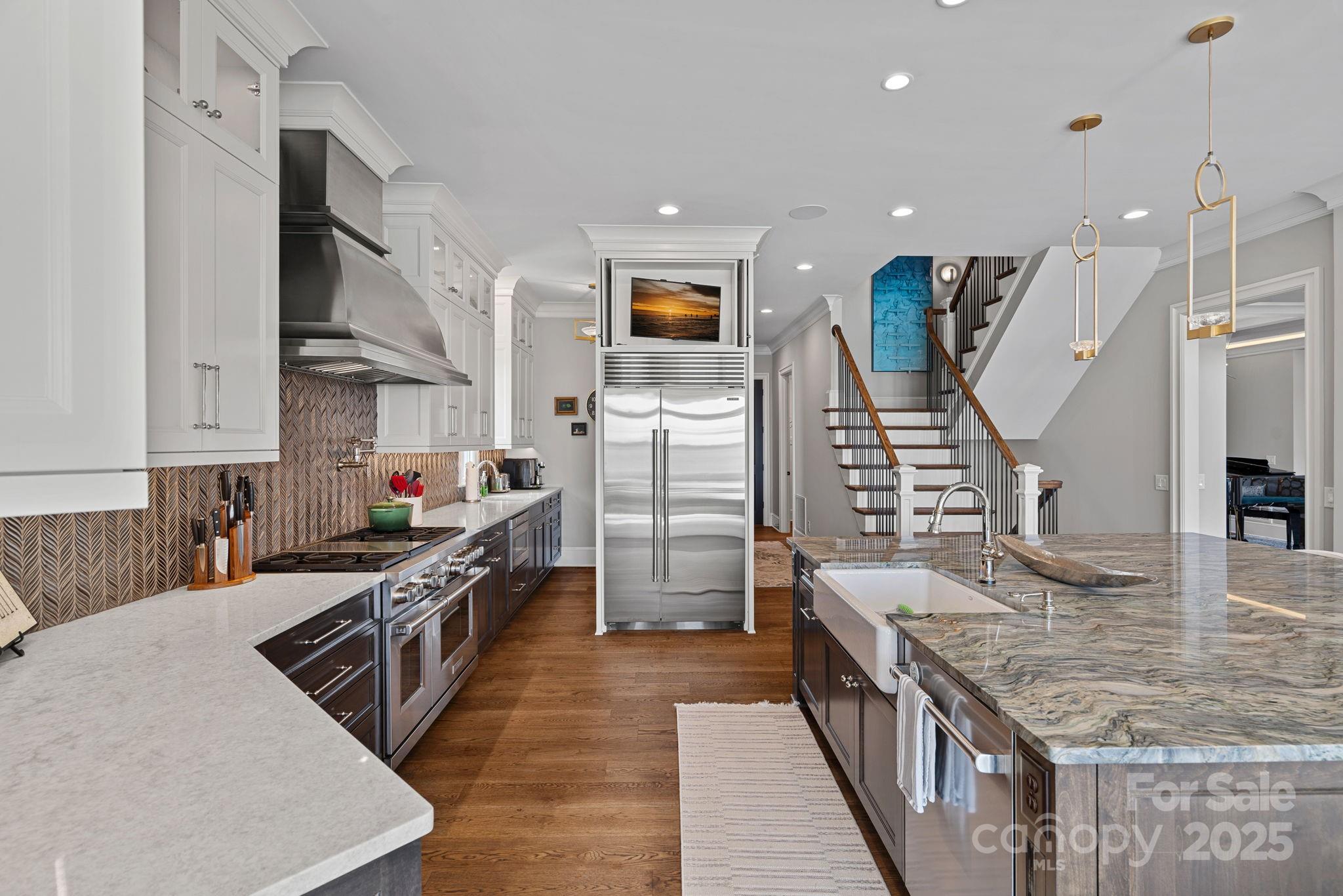 The Peninsula - Residential