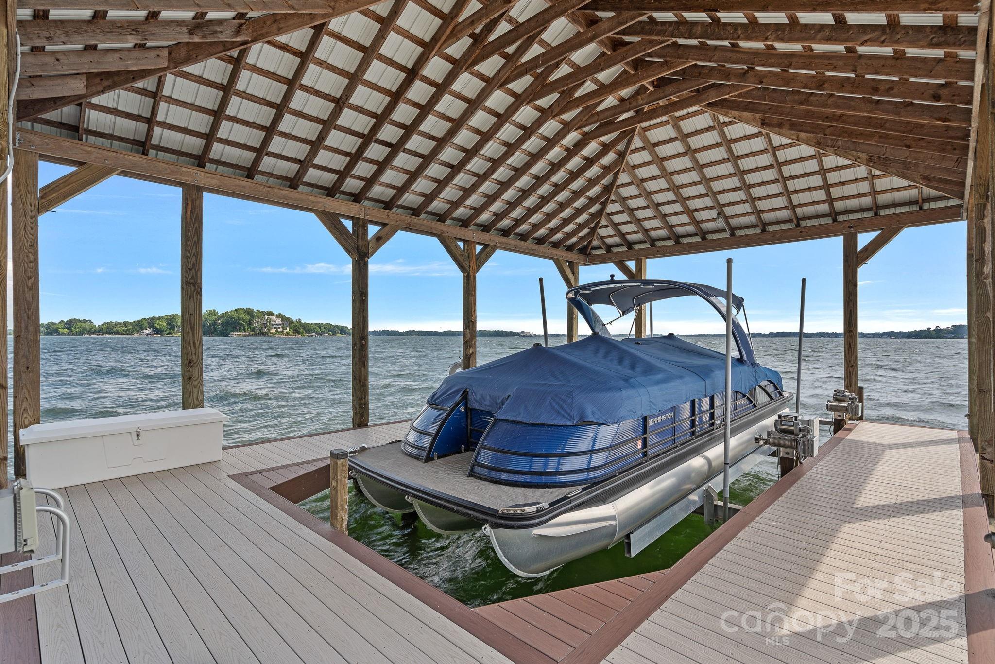 The Peninsula - Residential