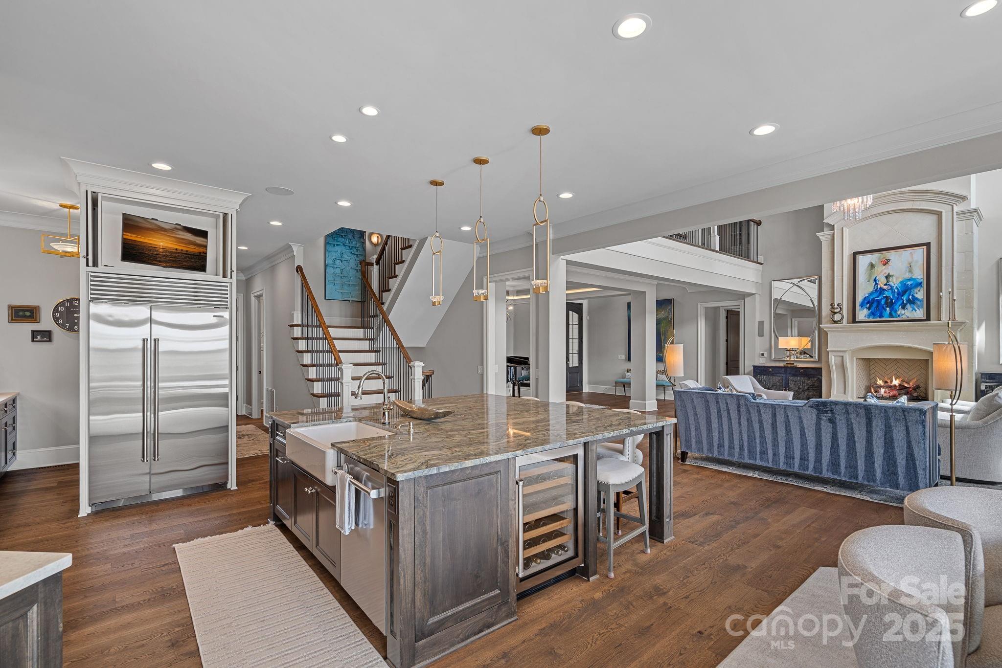 The Peninsula - Residential