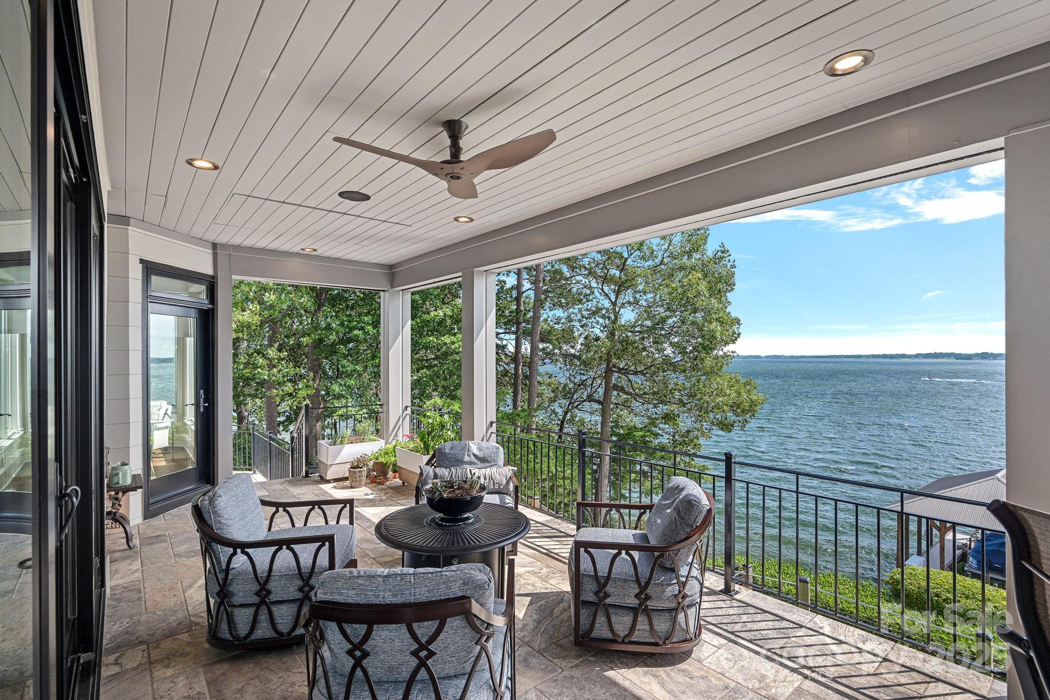 The Peninsula - Residential