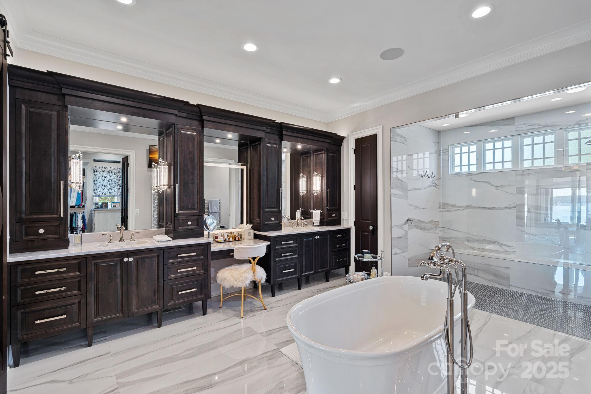 The Peninsula - Residential