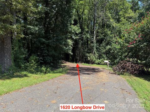 Photo of 1620 Longbow Drive, Kannapolis, NC 28081 (MLS # 4294356) Photo of 1620 Longbow Drive, Kannapolis, NC 28081 (MLS # 4294356)