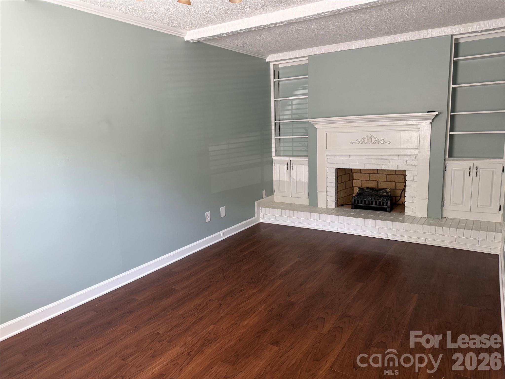 2705 N Center Street 26
