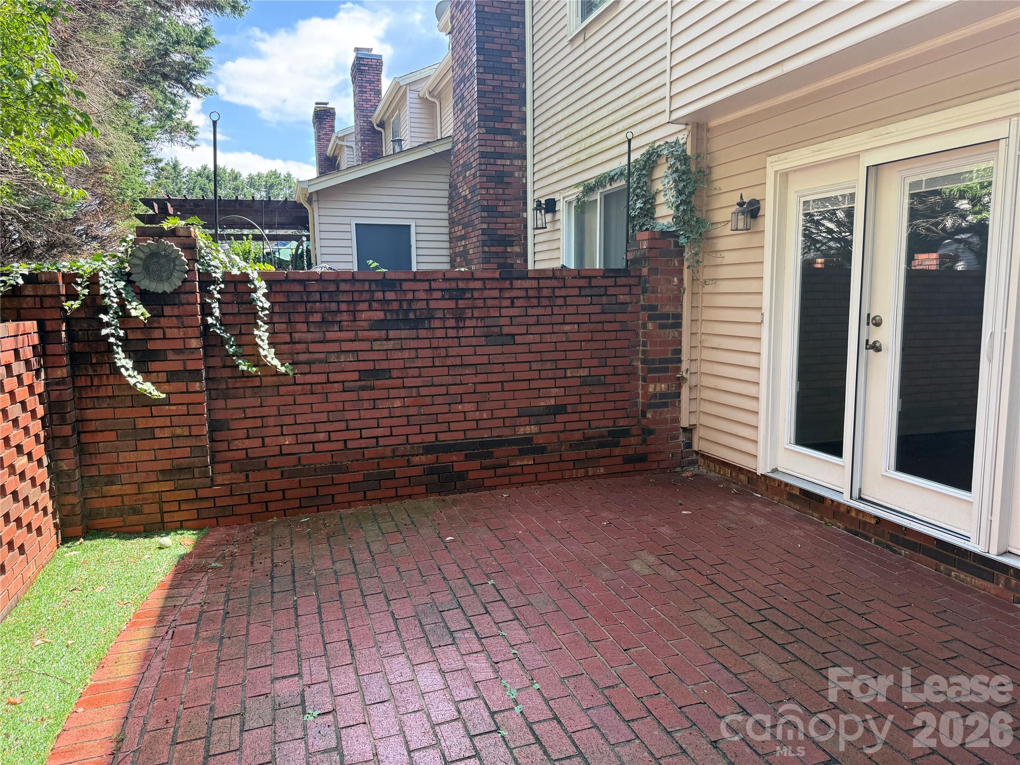 2705 N Center Street 26